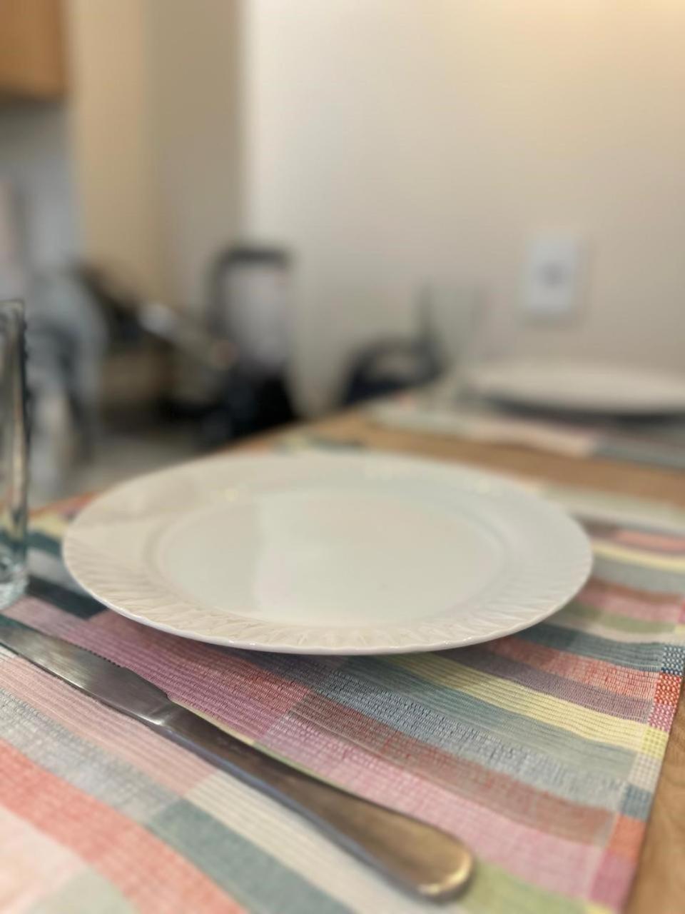 Apartamento Copacabana Sala E Na Quadra Da Praia, Posto 6, Brasil *